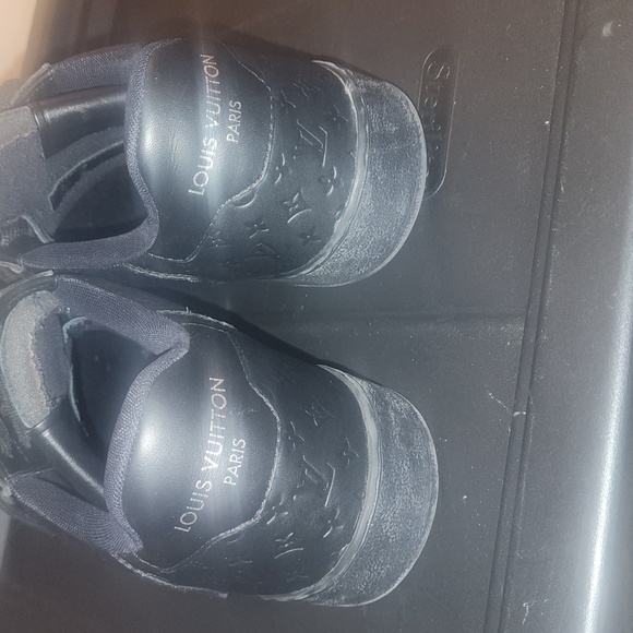 NWOT ALL BLACK LOUIS VUITTON RIVOLI SNEAKERS - Picture 4 of 7